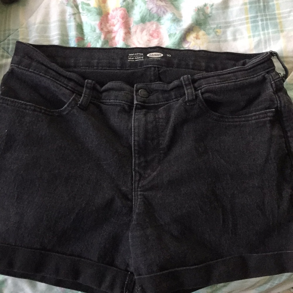 Old Navy Black Jean Shorts in size 10